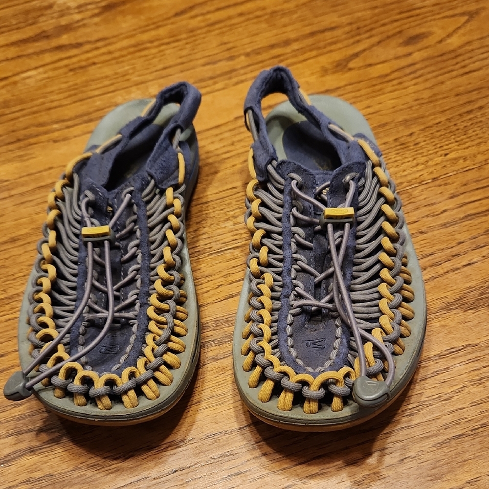 Keen Rope Hiking/Water Shoes Size 8.5